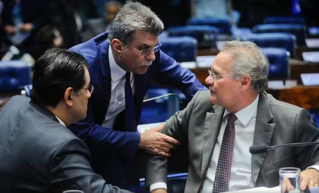 Eduardo Braga (PMDB-AM), Romero Jucá (PMDB-RR) e Renan Calheiros (PMDB-AL)