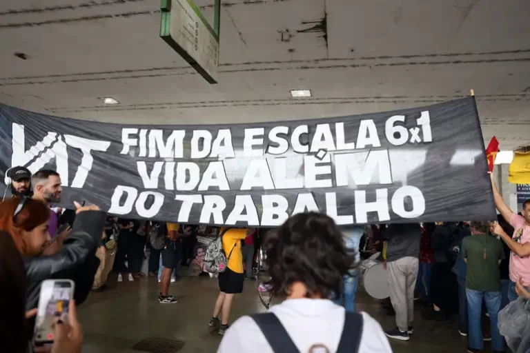 Manifestações pelo fim da escala 6×1 tomam o Brasil