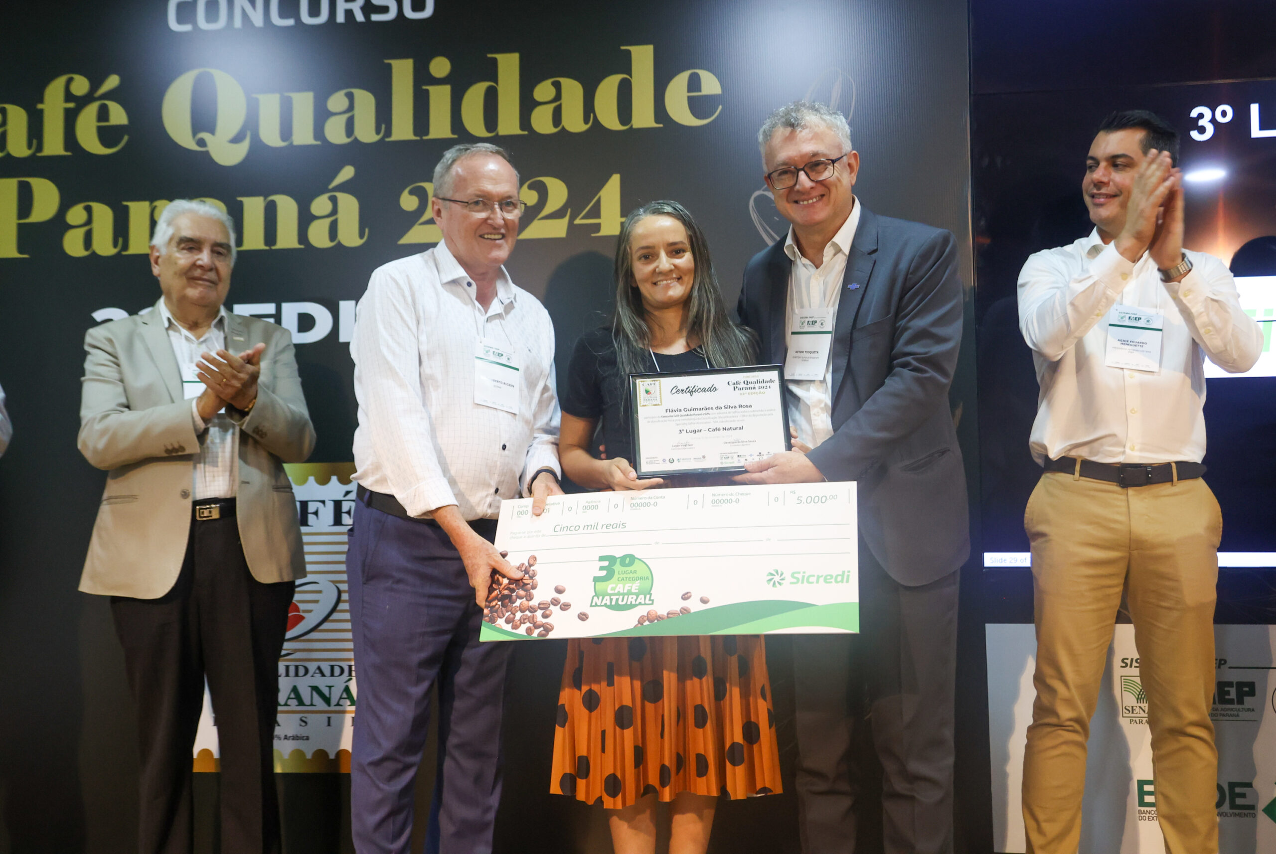 Tomazina: produtores ganham premio Café Qualidade Paraná 2024